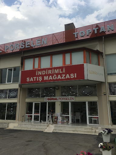 Saray Ticaret showroom ve koleksiyon sunumu